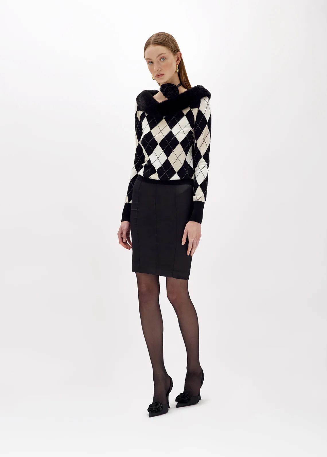 DIAMOND PATTERN SWEATER WITH FAUX FUR COLLAR