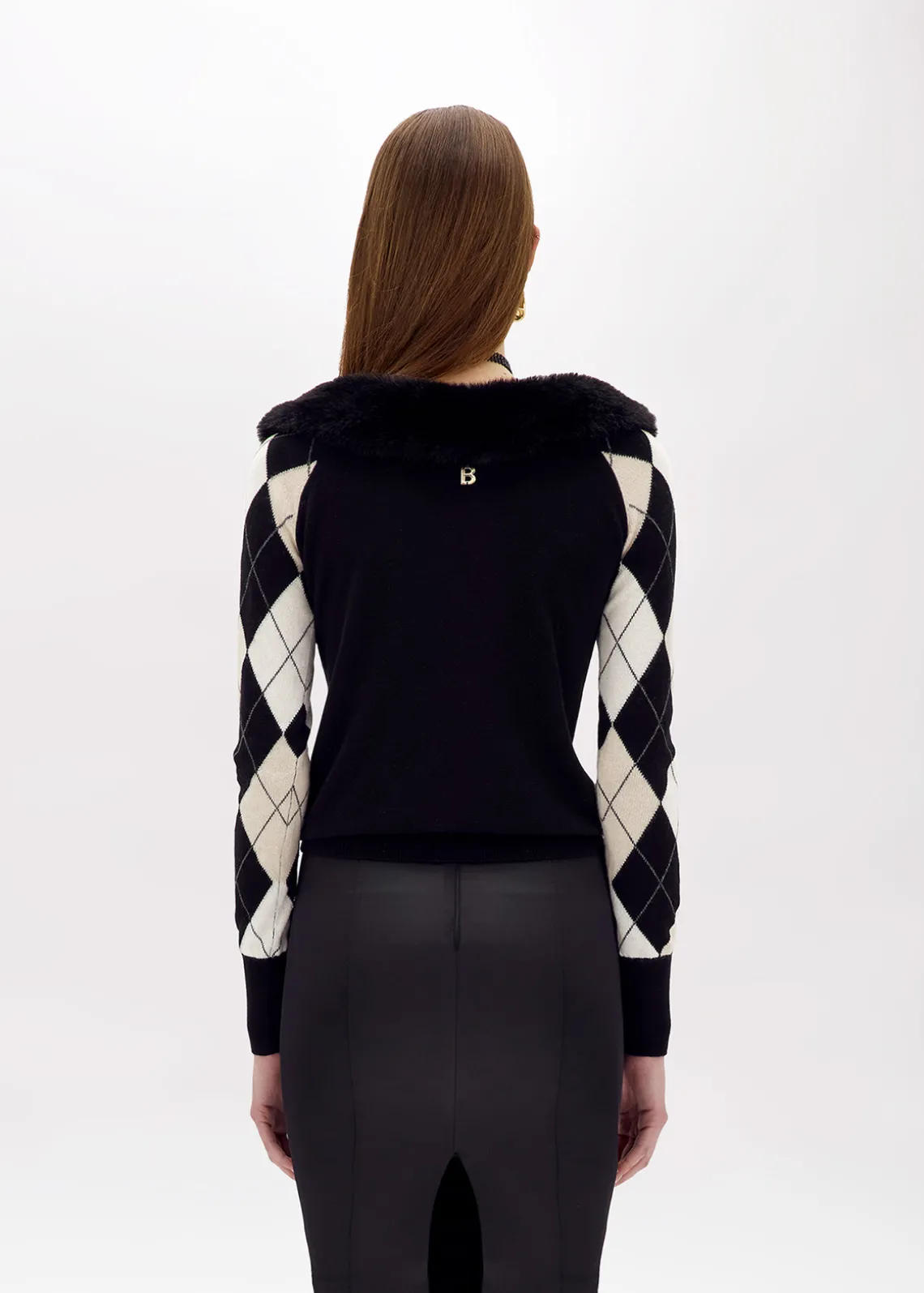 DIAMOND PATTERN SWEATER WITH FAUX FUR COLLAR