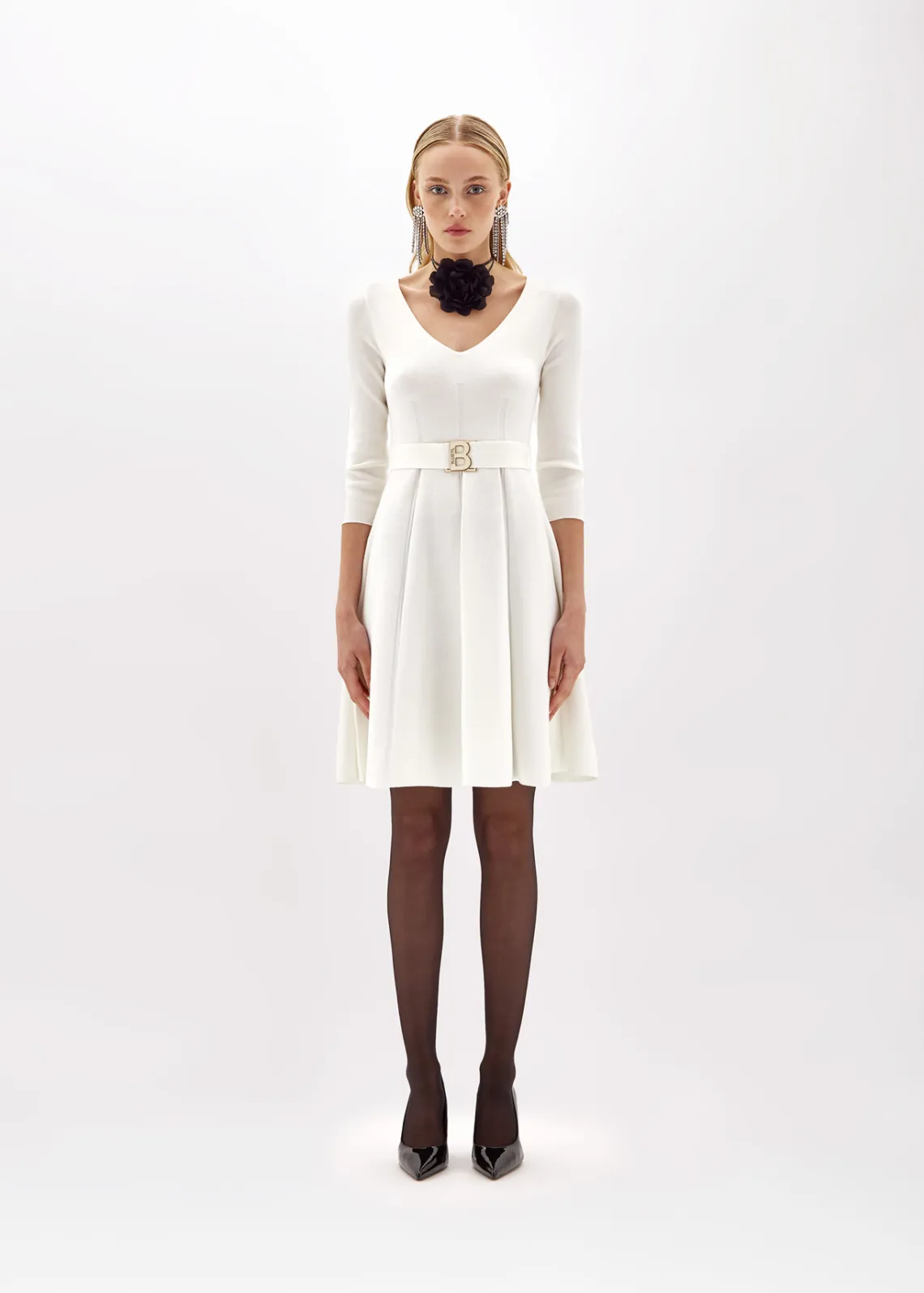 FITTED DRESS WITH BRANDED BELT