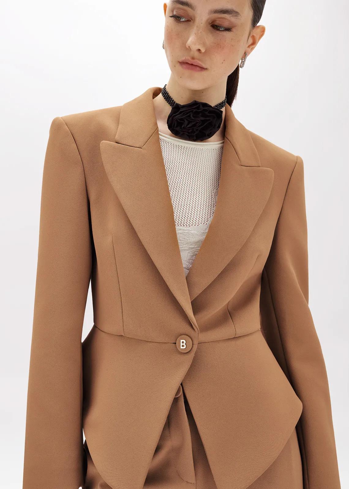 FITTED JACKET IN STRETCH CRÊPE