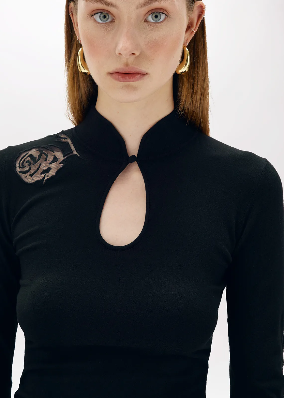 FITTED KNIT TOP WITH TULLE ROSES