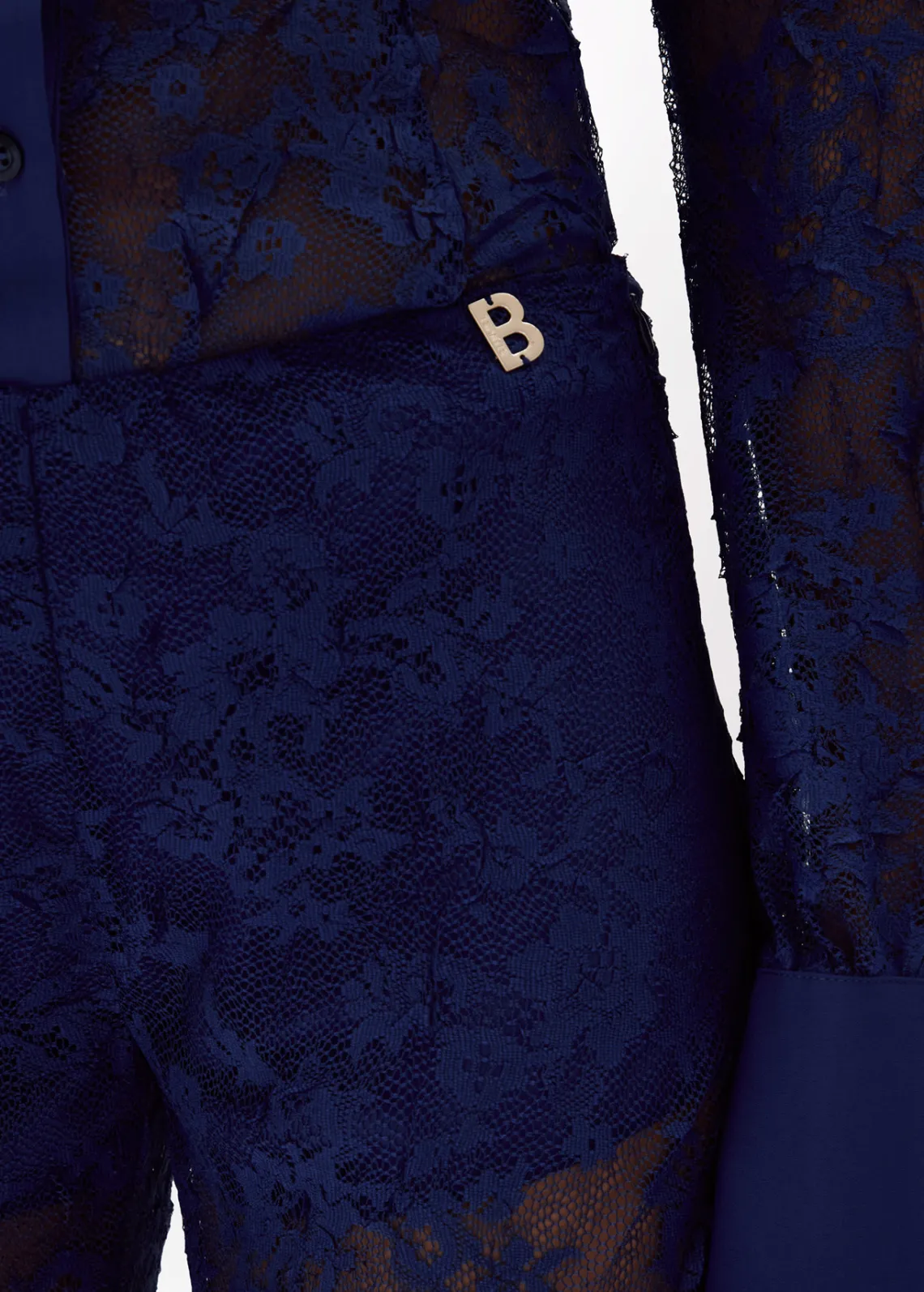 Flared pants in stretch lace