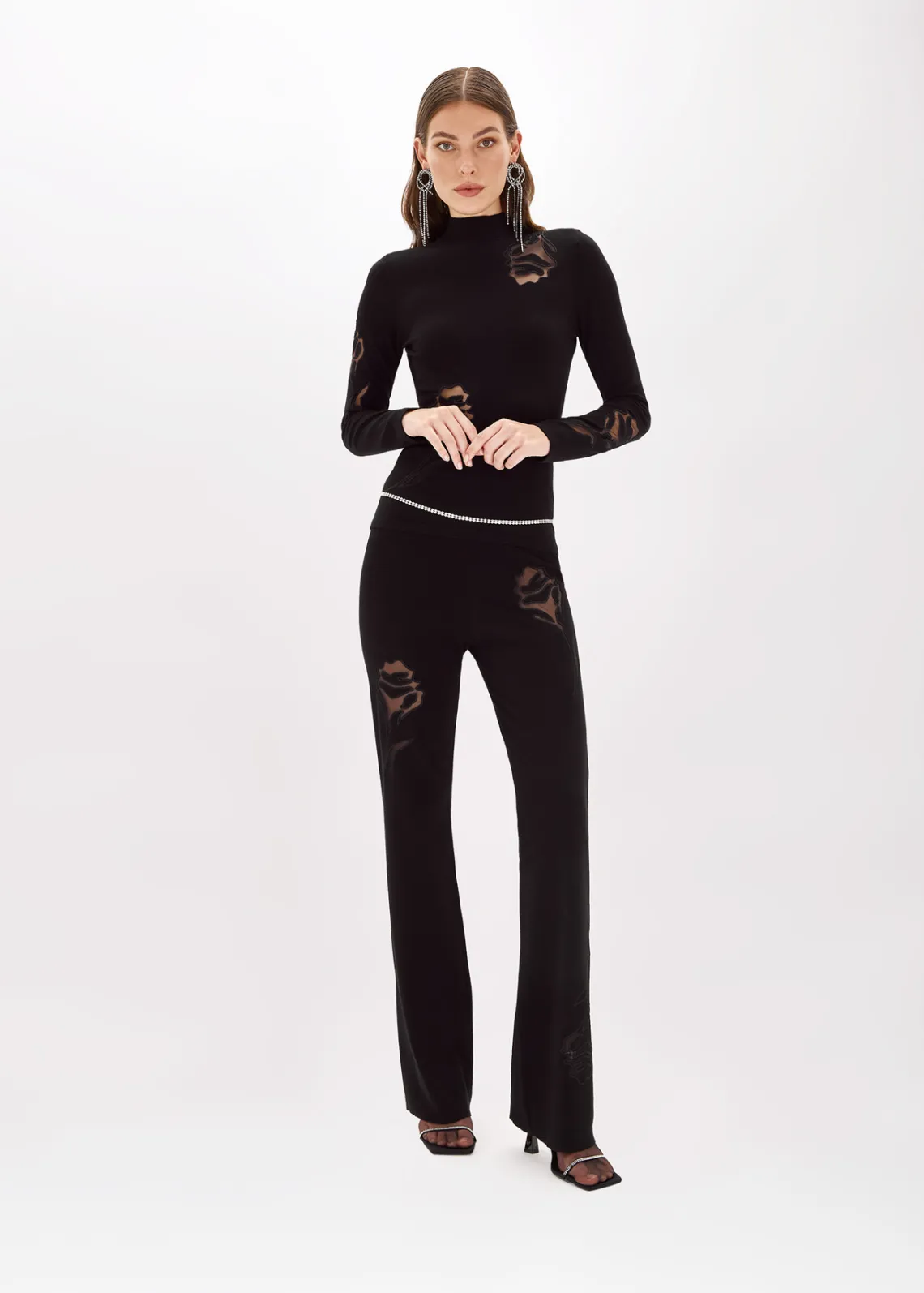KNITTED PANTS WITH ROSES