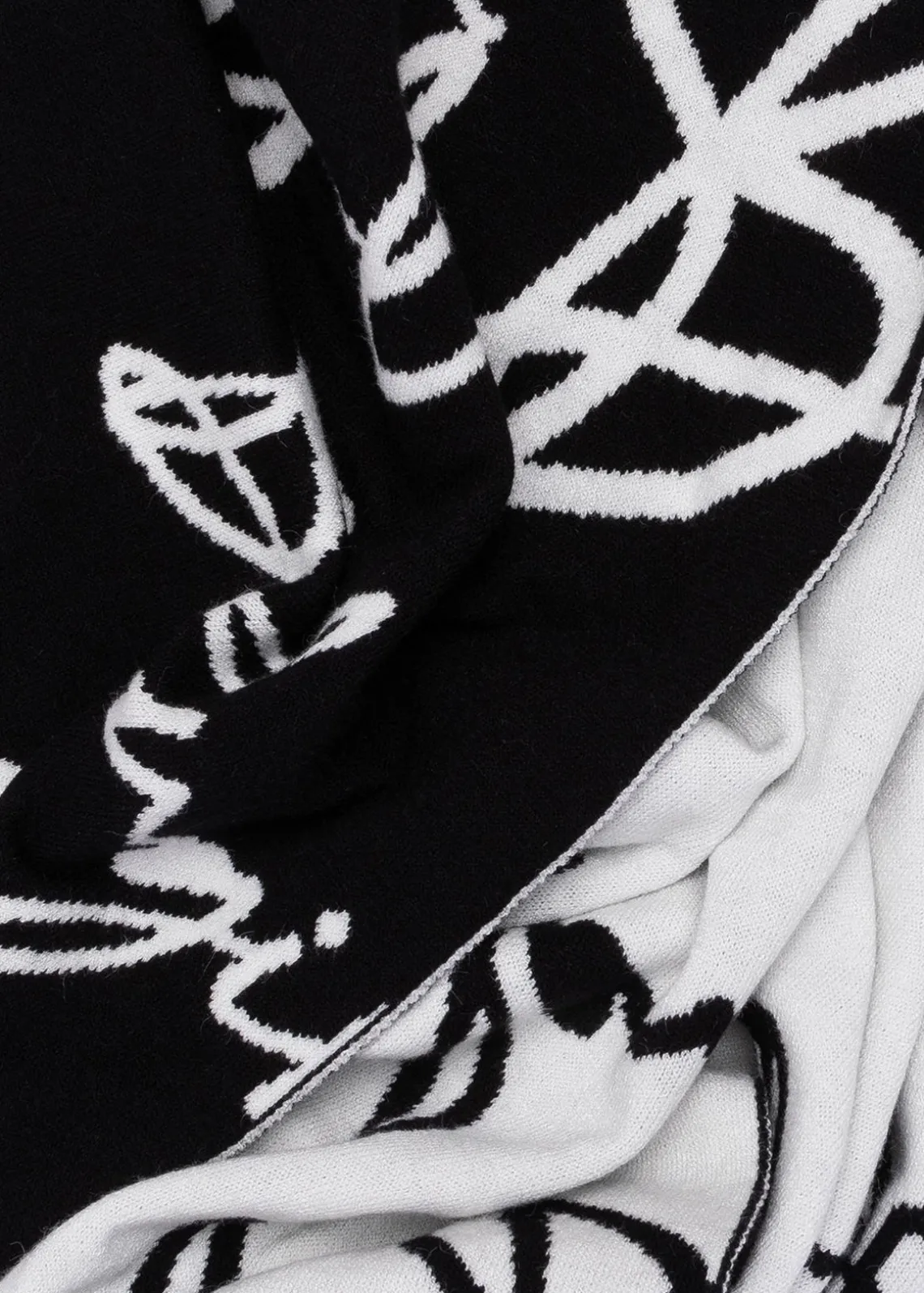 SCARF AND HAT WITH LOGO PRINT