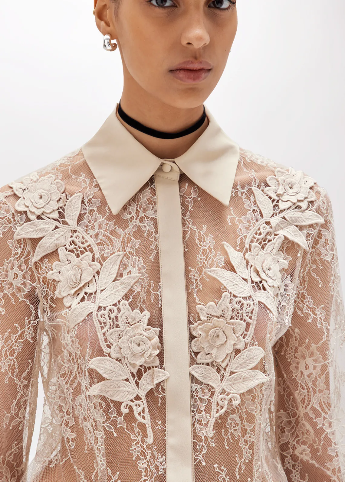 SLIM SHIRT IN LACE WITH EMBROIDERY ROSE DESIGN