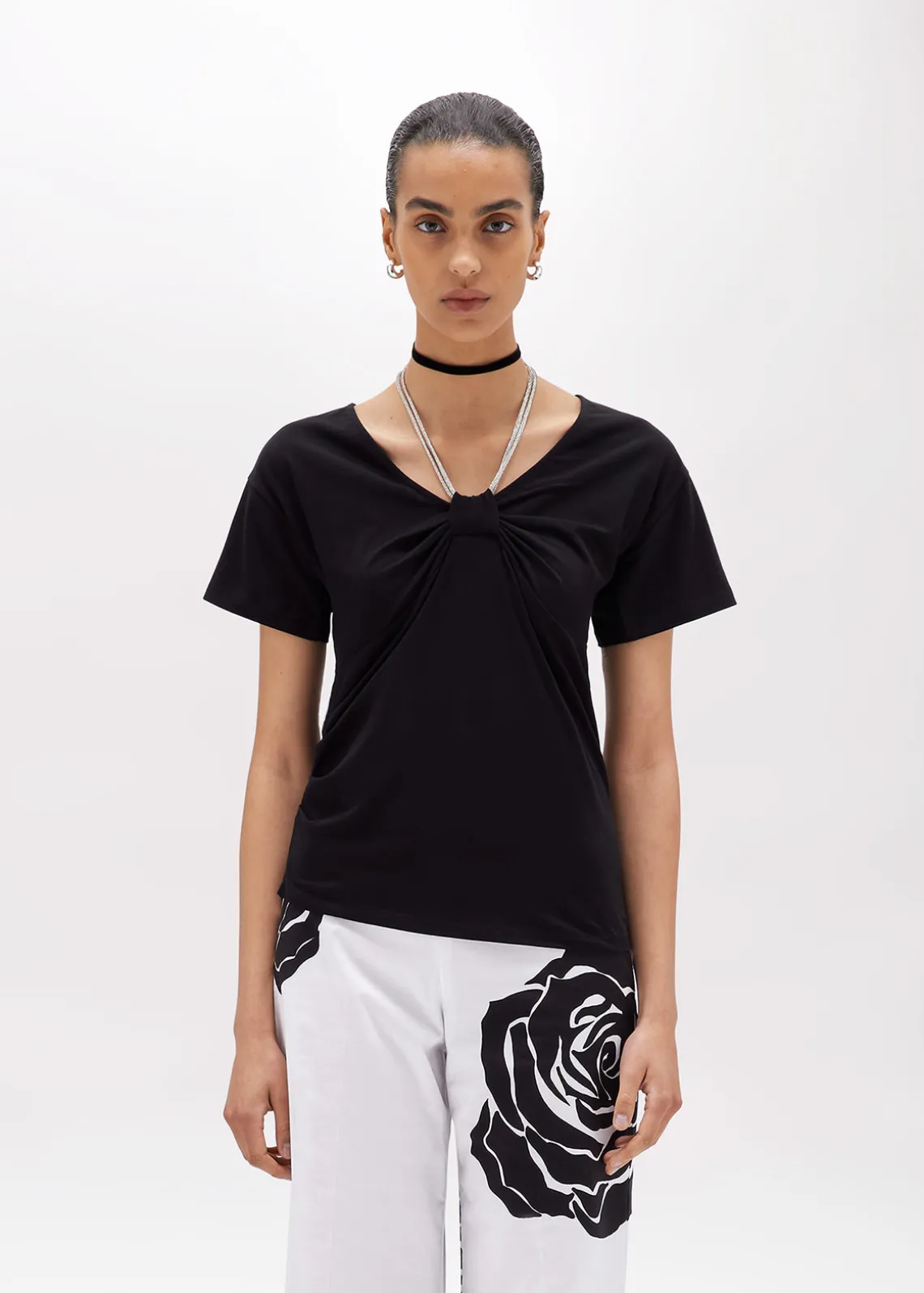 T-SHIRT WITH DRAPED DETAILS AND NECKLACE